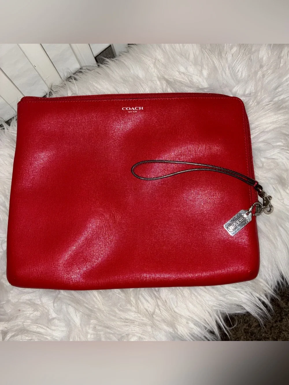 Coach Red Saffiano Leather Pouch Sleeve iPad Tablet Case Zip Around Pockets - Picture 4 of 9